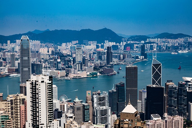 7 Pros and Cons of Working in Central Hong Kong - HK Expats